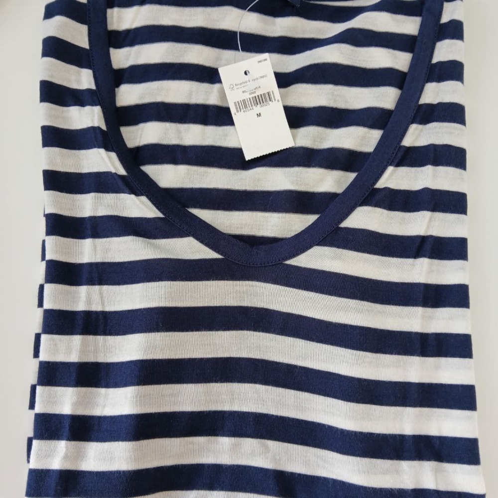 T-shirt. Gap. Size M.